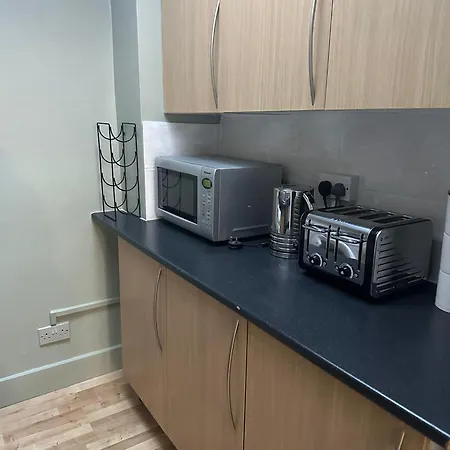 Caledonian 2-Br Saver'S Flat